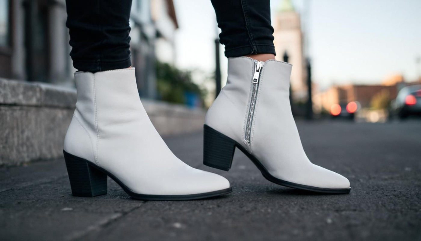 Comment intégrer des bottines blanches à votre garde-robe